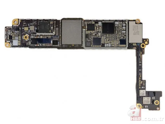 iPhone 8'in içini açtılar! 22