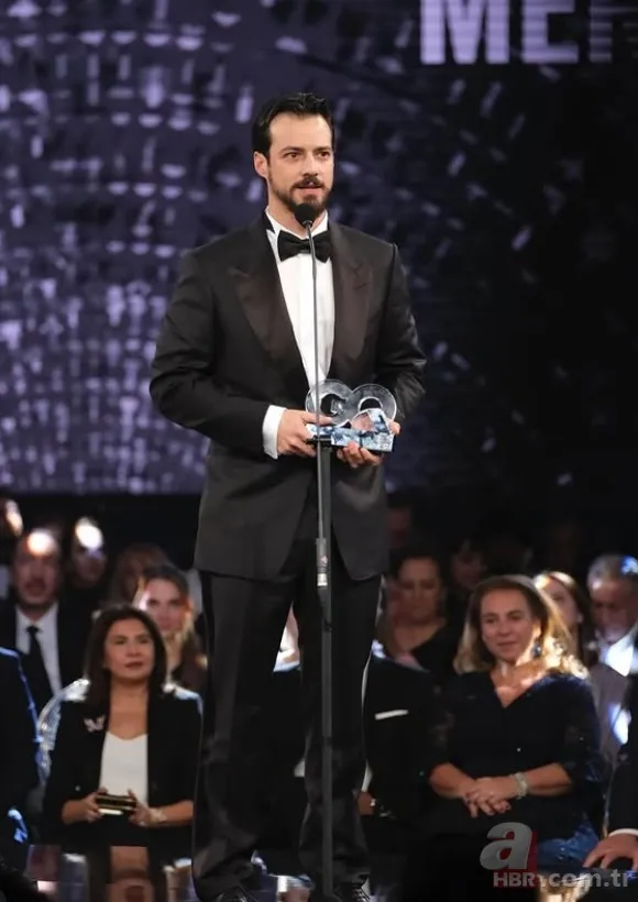 Güzel annenin yakışıklı oğlu: İşte Mert Yazıcıoğlu'nun genetik mirası 3