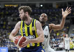 Dev finalde denge sağlandı! Fenerbahçe Beko seriyi eşitledi