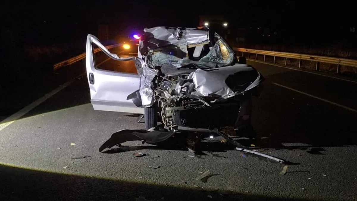 Bursa'da ticari araç TIR'a çarptı: 1 kişi ağır yaralandı