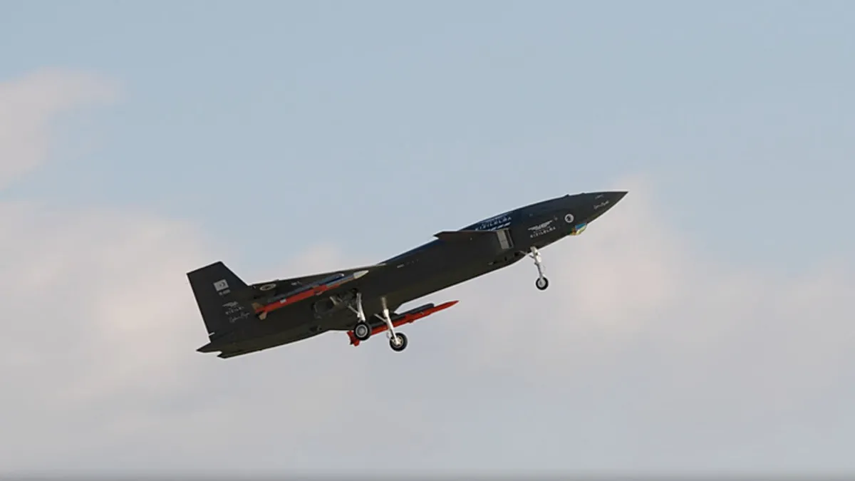 Gök Vatan’ın yerli muhafızı sahnede: Bayraktar KIZILELMA’dan milli donanımlarla gövde gösterisi