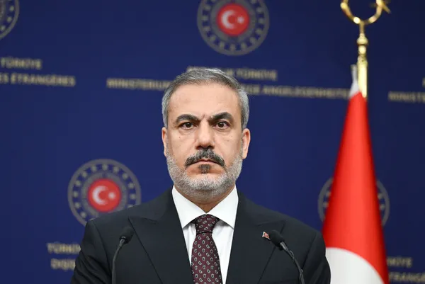 disisleri-bakani-hakan-fidan-iit-ulkelerinin-ortak-tavir-ortaya-koymasi-onemli-1690802328536.jpg Dışişleri Bakanı Hakan Fidan'dan flaş Laçin mesajı! Bakan Fidan Kur'an-ı Kerim'e alçak saldırılarda iki ülkeyi işaret etti - 3