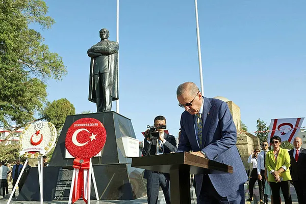 Başkan Erdoğan’dan Kıbrıs Barış Harekatı’nın 49. yılında dünyaya tarihi çağrı: Ada’daki gerçeklere daha fazla sırtınızı dönmeyin