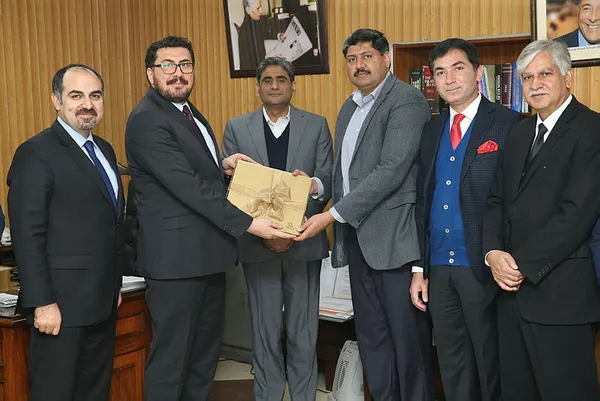 Pakistan’daki FETÖ okullarının Türkiye Maarif Vakfı’na devri tamamlandı