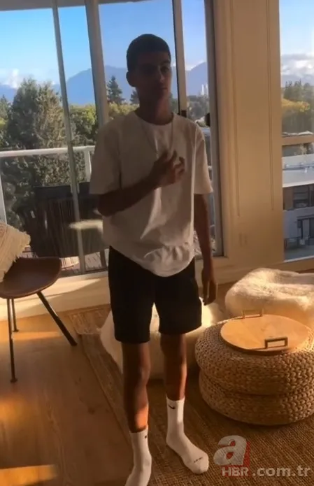 Yılmaz Erdoğan'ın eski eşiydi! Beren Saat 17 yıllık dostu Belçim Bilgin'in yeni yaşını kutladı 10