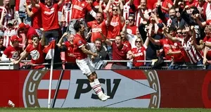 PSV Eindhoven şampiyon!