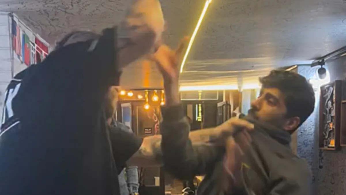 Ünlü oyuncu Bahadır Ünlü'den çalışanına beyzbol sopalı saldırı! Dehşet anları ortaya çıktı