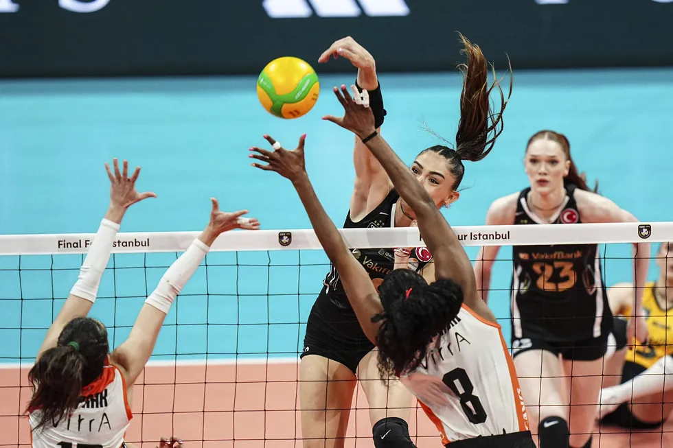 avrupanin-zirvesinde-7-sampiyonluk-turk-finalinde-kazanan-vakifbank-oldu-1777836951930.jpg FOTOĞRAF (AA)