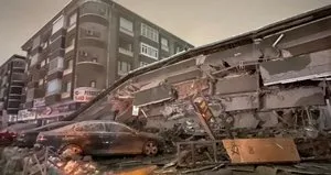 7,7 büyüklüğündeki deprem sonrası tsunami uyarısı