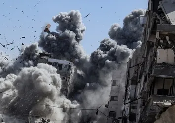 Katil İsrail Gazze'de pazar yerini hedef aldı! 15 kişi öldü 70 kişi yaralandı