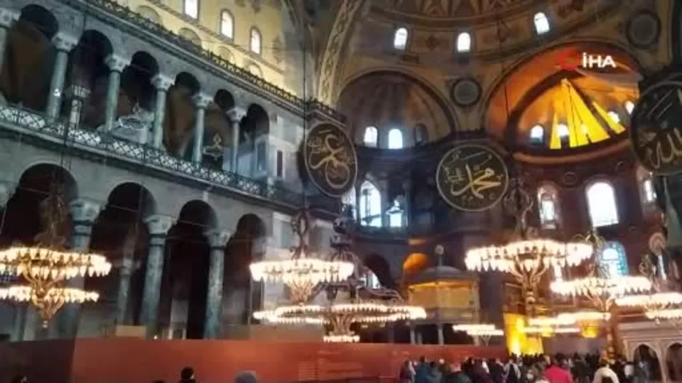 Ayasofya Camii’nde dev iskele 7 yıl sonra kaldırıldı