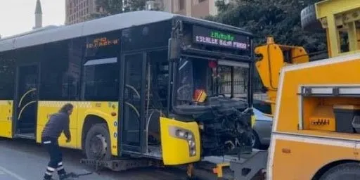 Son dakika | İstanbul Bayrampaşa'da İETT faciası! Otomobille çarpıştı! Çok sayıda yaralı var - 3