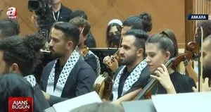 Dünyaya barış diye haykırıyorlar