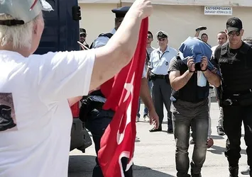 Yunanistan darbecileri iade etti