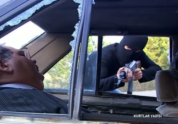 Vefat eden İsmail İncekara ‘İplikçi Nedim’in Kurtlar Vadisi’ndeki ölüm sahnesi tekrar gündem oldu! İşte o anlar...