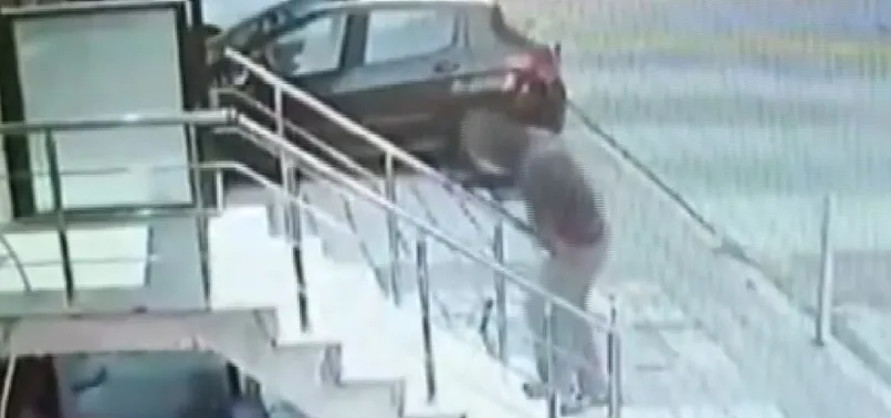 İstanbul’da Aylin Sözer’i öldüren Kemal Delbe’nin binaya giriş anı kamerada! Katil zanlısı adliye sevk edildi