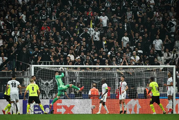 1631738808549.jpg Beşiktaş Teknik Direktörü Sergen Yalçın Borussia Dortmund maçı sonrasında konuştu: Golü erken bulsaydık başka bir oyun ortaya çıkabilirdi - 3