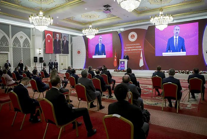 Son dakika: Bakan Gül’den yargı reformu mesajı