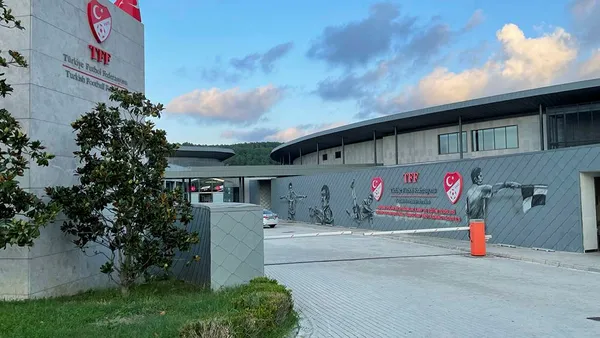 son-dakika-tffnin-rivadaki-binasina-silahli-saldiri-duzenlendi-1662050667347.jpg Son dakika: TFF binasına ateş açan zanlı tutuklanarak cezaevine gönderildi - 3
