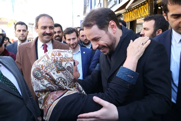 Bakan Berat Albayrak: Belediye Başkanı vatandaşıyla omuz omuza olmalı, terör örgütleriyle değil - 1