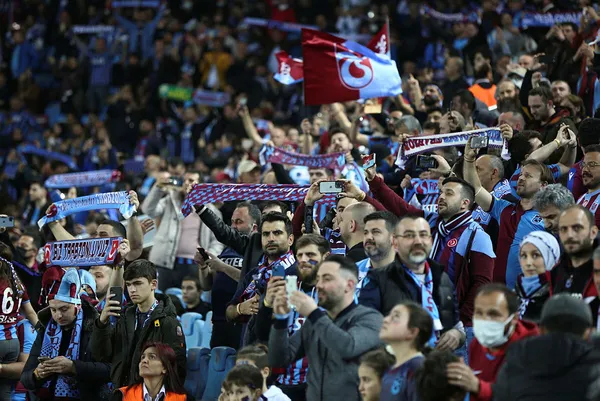 ramazan-bayraminda-cifte-bayram-kutlayacagiz-trabzonspor-teknik-direktoru-abdullah-avcidan-besiktas-maci-sonra-1649020317941.jpg Ramazan Bayramında çifte bayram kutlayacağız! Trabzonspor teknik direktörü Abdullah Avcı'dan Beşiktaş maçı sonrası açıklamalar - 3