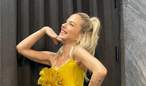 secil-gur-kimdir-kac-yasinda-nereli-2-sayfa-konugu-secil-gurun-sarkilari-nelerdir-1646982261930.jpg Seçil Gür kimdir, kaç yaşında, nereli? 2. Sayfa konuğu Seçil Gür'ün şarkıları 🎼nelerdir? - 1