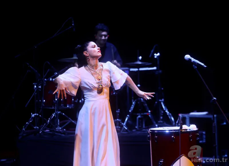 Tunuslu sanatçı Emel Mathlouthi İstanbul konserini Filistinlilere adadı: Onurlu ve özgür şekilde yaşama haklarını tüm dünyaya anlatmalıyız 3