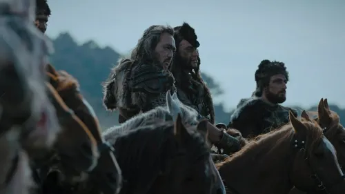 İtbaraklar, Gök Saray'a geliyor!