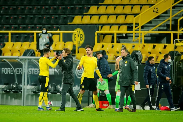 Borussia Dortmund sahasında Wolfsburg’u 2 golle yenmeyi başardı