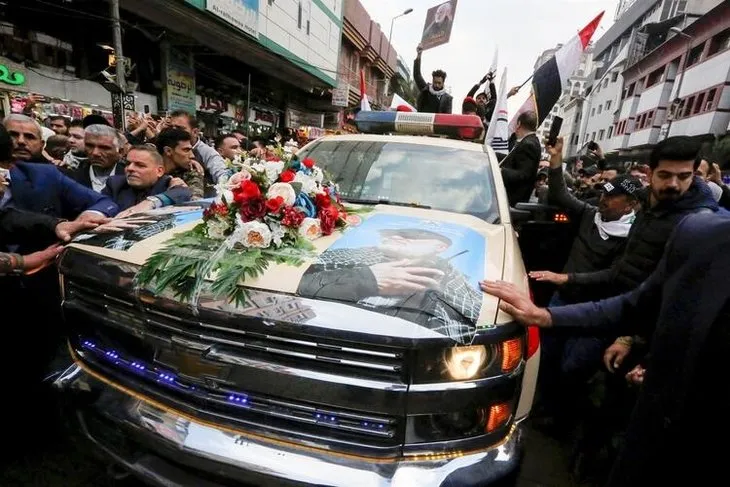 Süleymani'nin cenazesinden kareler! Meydanları inleten slogan