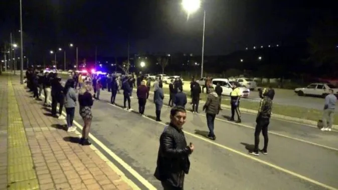 Antalya'da dansözlü drift partisine polis baskını! Tek tek dizilip ceza kesildi - 1