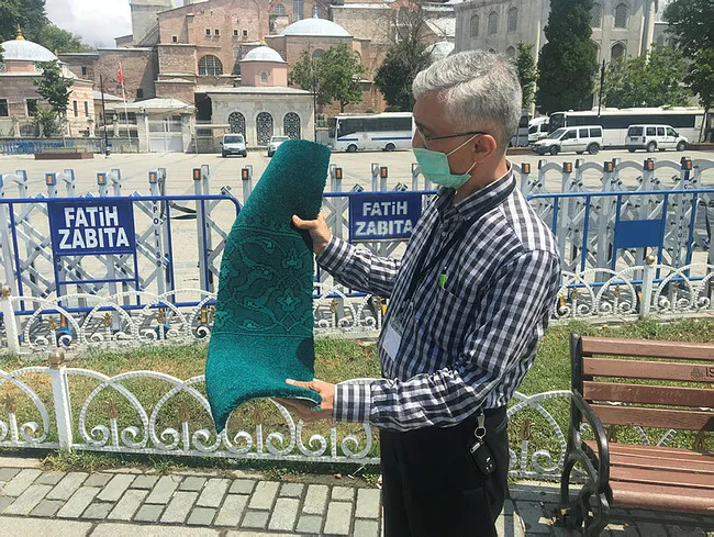 Başkan Erdoğan seçti! Ayasofya'nın halıları seriliyor - 1