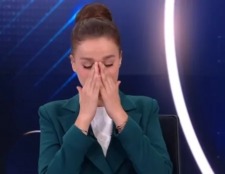 gazze-katliami-ve-yurek-yakan-goruntuler-a-haber-spikeri-cansin-helvaci-agladi-1758788075142.jpg Ekran görüntüsü / A Haber