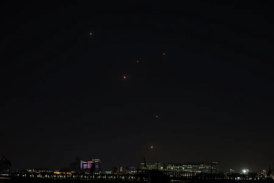 bakan-fidandan-korfezde-kritik-diplomasi-fuze-tehdidi-altinda-kritik-gorusme-1773942358702.jpg ABD-İsrail saldırılarına misilleme yapan İran, Katar'ın başkenti Doha'ya füze atmaya devam ediyor