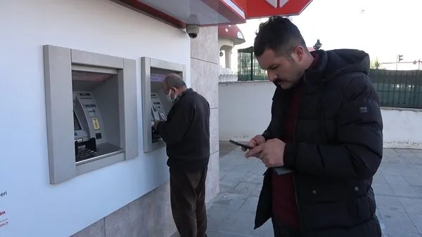 hesabina-yanlislikla-600-bin-lira-gelen-adamdan-alkislanacak-hareket-1636359255319.jpg Hesabına yanlışlıkla 600 bin lira gelen adamdan alkışlanacak hareket - 2