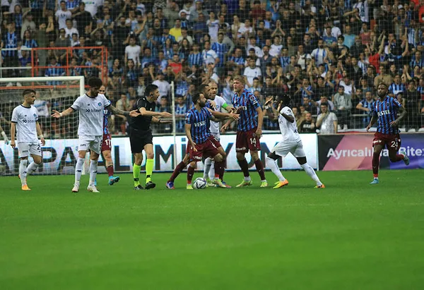 trabzonspor-sampiyonluga-kosuyor-adana-demirspor-1-3-trabzonspor-mac-sonucu-ozet-1650742884826.jpg Trabzonspor şampiyonluğa koşuyor! Adana Demirspor 1-3 Trabzonspor (MAÇ SONUCU-ÖZET) - 6