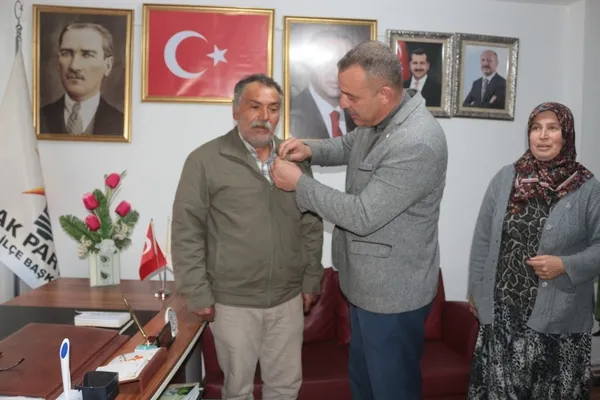 CHP rozetini çıkarıp AK Parti'ye katıldı! Balyalı Esma Kılıçdaroğlu'nun "siyasi şovunu" böyle anlattı - 7