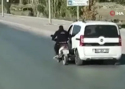 Motosiklet sürücüsünün tehlikeli yolculuğu kamerada