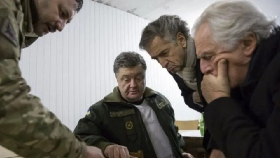 Fransız yazar Bernard Henri Levy Ukrayna'da görüntülendi! Savaş neredeyse o orada