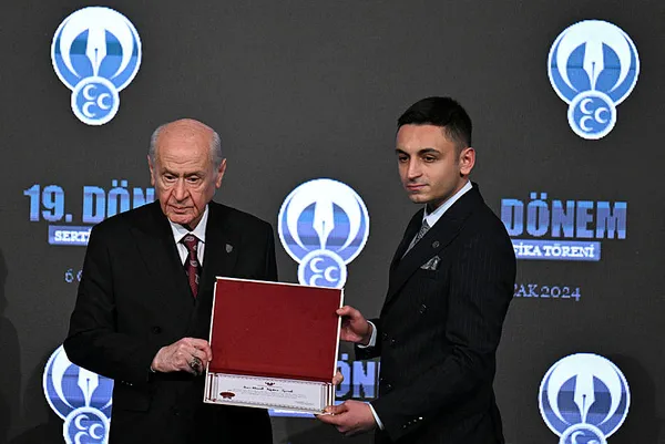 mhp-lideri-devlet-bahceli-hazimsizlik-kelime-i-tevhiddeyse-tarafimizi-ilan-ediyorum-la-ilahe-illallah-muhammed-1704548522646.jpg