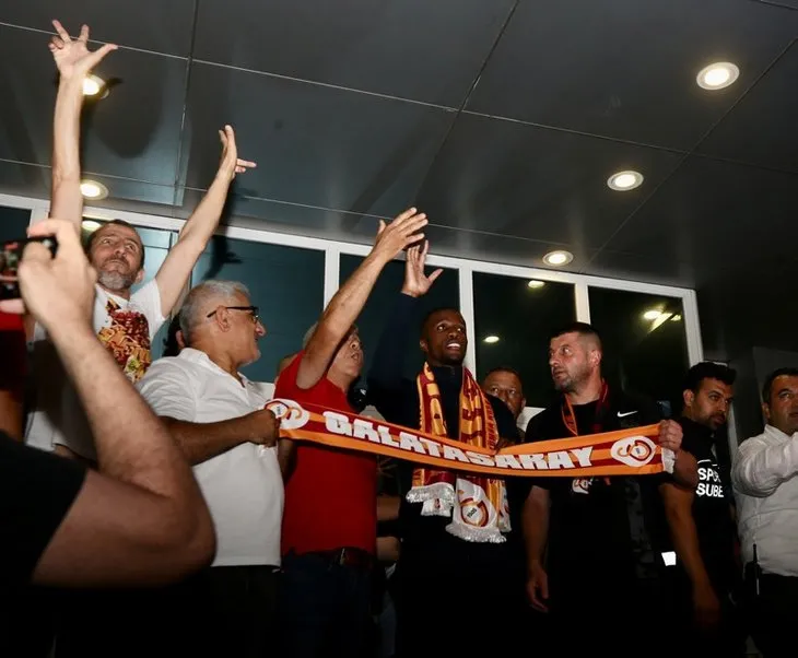 Galatasaray Wilfried Zaha’yı İstanbul’a getirdi! Erden Timur’un o sözleri Zaha’yı ikna etti | İşte transferin perde arkası