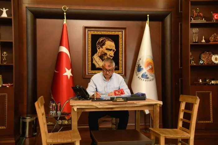 AK Partili başkan Mehmet Ay, CHP’li Zeydan Karalar’ın siyasi şovunu deşifre etti: İstifa etmeli