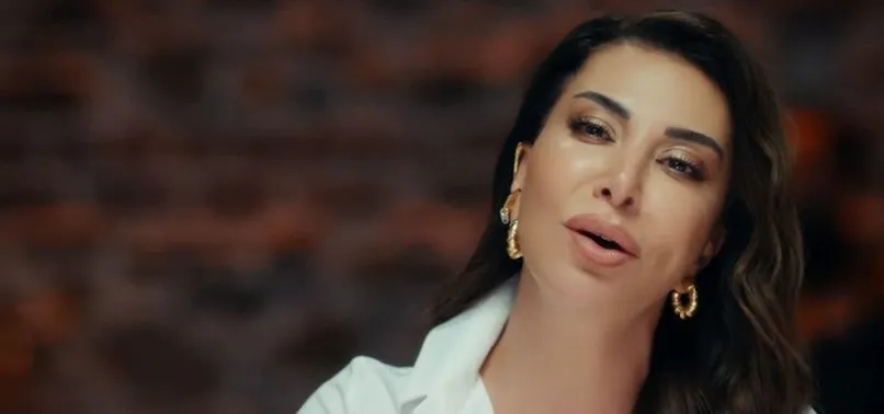 Ünlü şarkıcı Ebru Yaşar talihsiz kaza geçirdi!