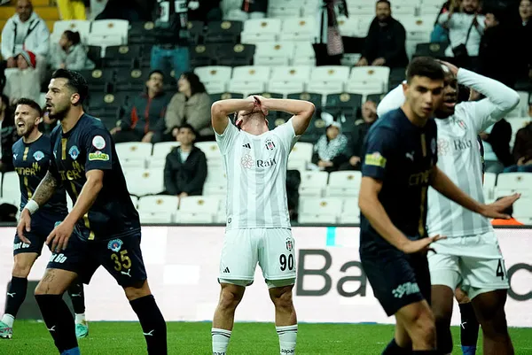 canli-besiktas-kasimpasa-canli-anlatim-besiktas-kasimpasa-maci-ilk-11leri-1704478627878.jpg Kartal yuvasında yara aldı! Beşiktaş 1-3 Kasımpaşa (MAÇ SONUCU) - 3