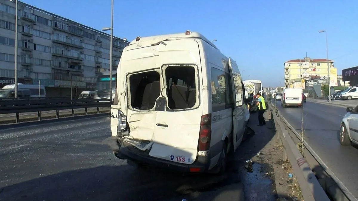 Yol tartışması zincirleme kazaya neden oldu! D-100'de trafik kilitlendi