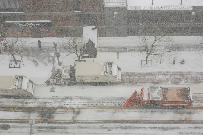 abdde-kar-firtinasi-hayati-durdurdu-10-bini-askin-ucus-iptal-1769359842138.jpg Fotoğraf (Reuters)