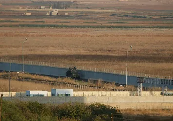 Tel Abyad'daki terör hedefleri obüs atışlarıyla vuruldu
