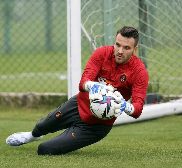 1656360018816.jpg Galatasaray sezonu açtı! İşte Okan Buruk'un yeni sezona ilişkin ilk sözleri... - 3