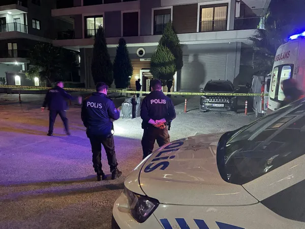 1678677300595.jpg İzmir'de dehşet! Kayınvalidesini başından vurarak öldürdü - 2