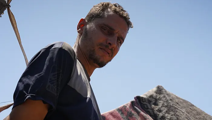 İsrail tarafından alıkonulan gencin görüntüsü tüm dünyanın hafızasına kazınmıştı! Bedir Dahlan ailesine kavuştu